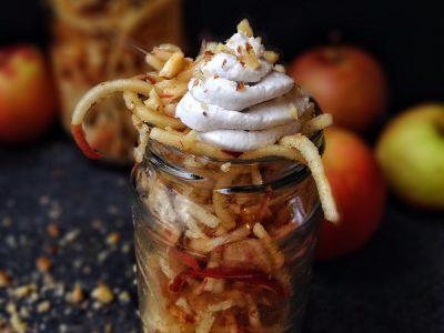 Raw Apple Pie in a Jar - Vie De La Vegan