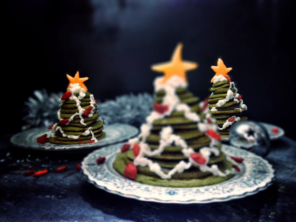 Christmas Tree Pancake Stack [Vegan, No Added Sugar]